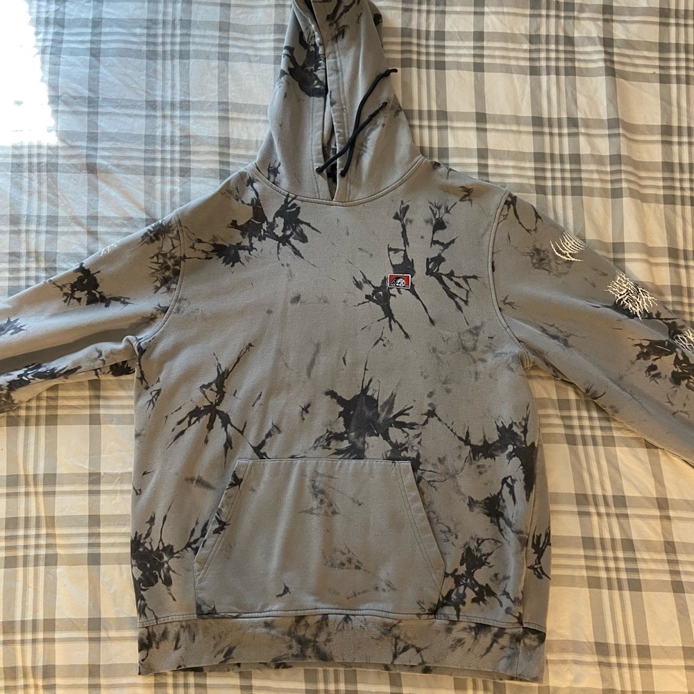 XL Lurking Class Embroidered Hoodie